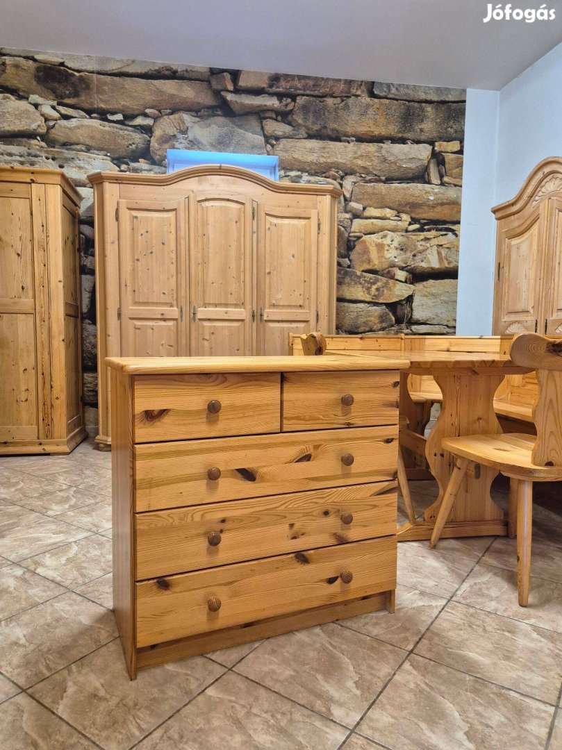 Fenyő komód 79x75x40
