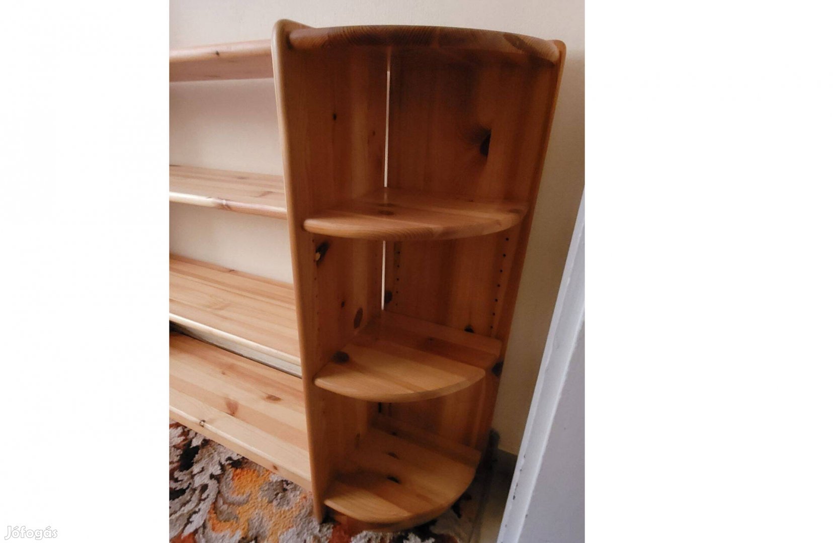 Fenyő sarokpolc, használt, jó állapotú
