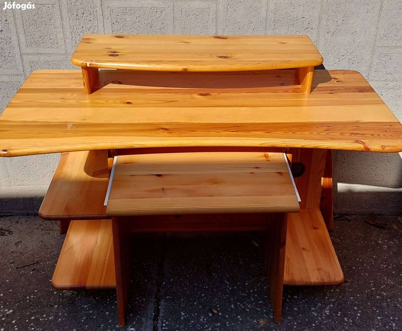 Fenyő számítógépasztal 93