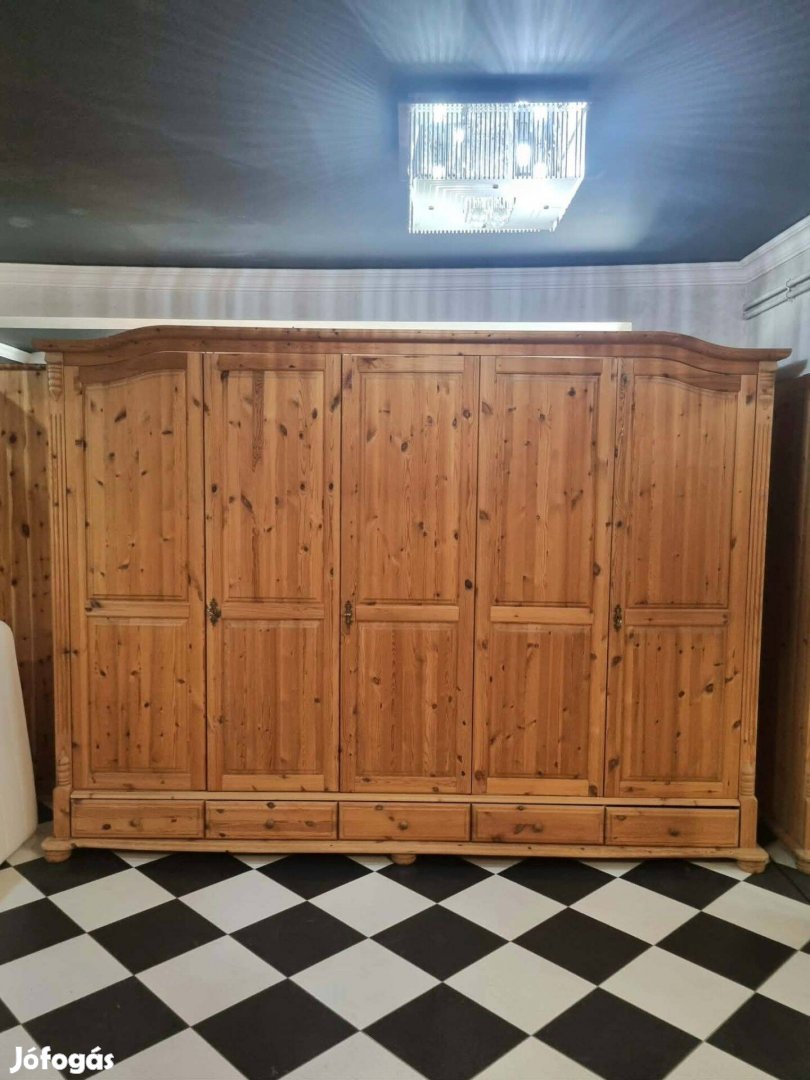 Fenyő szekrény 296x210x68