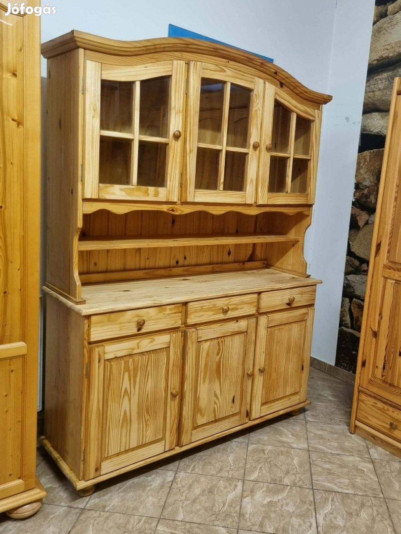 Fenyő tálalószekrény 150x204x45