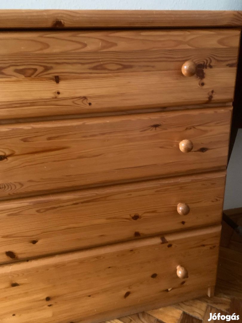 Fenyőfa komód