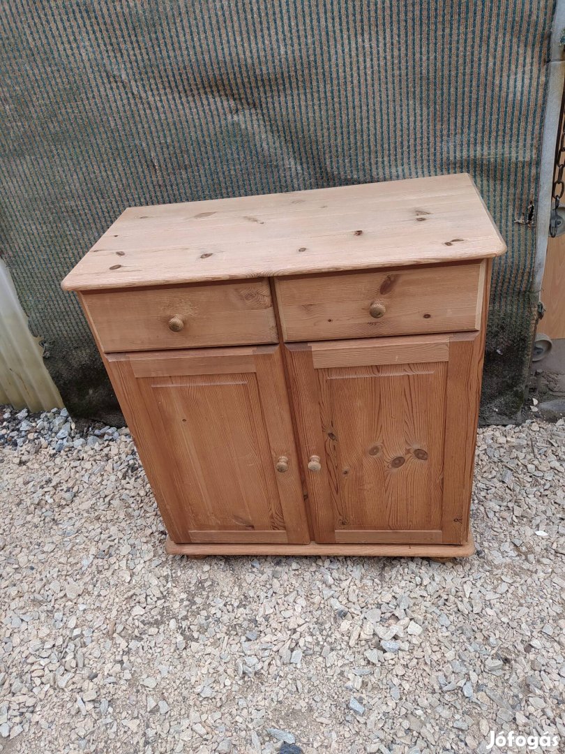 Fenyöfa komód