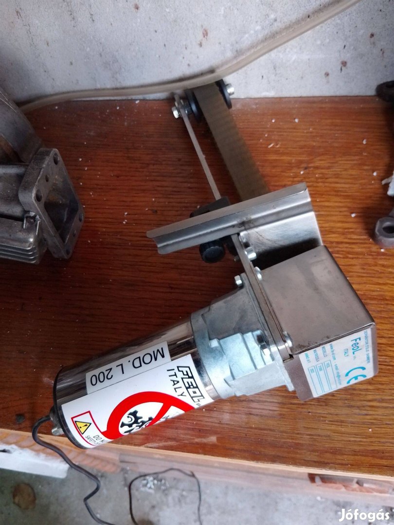 Feol 12v áttételes keverő motor eladó