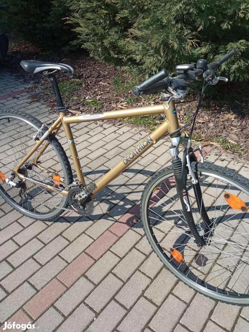 Ferfi 28-as Trekking kerekpár 
