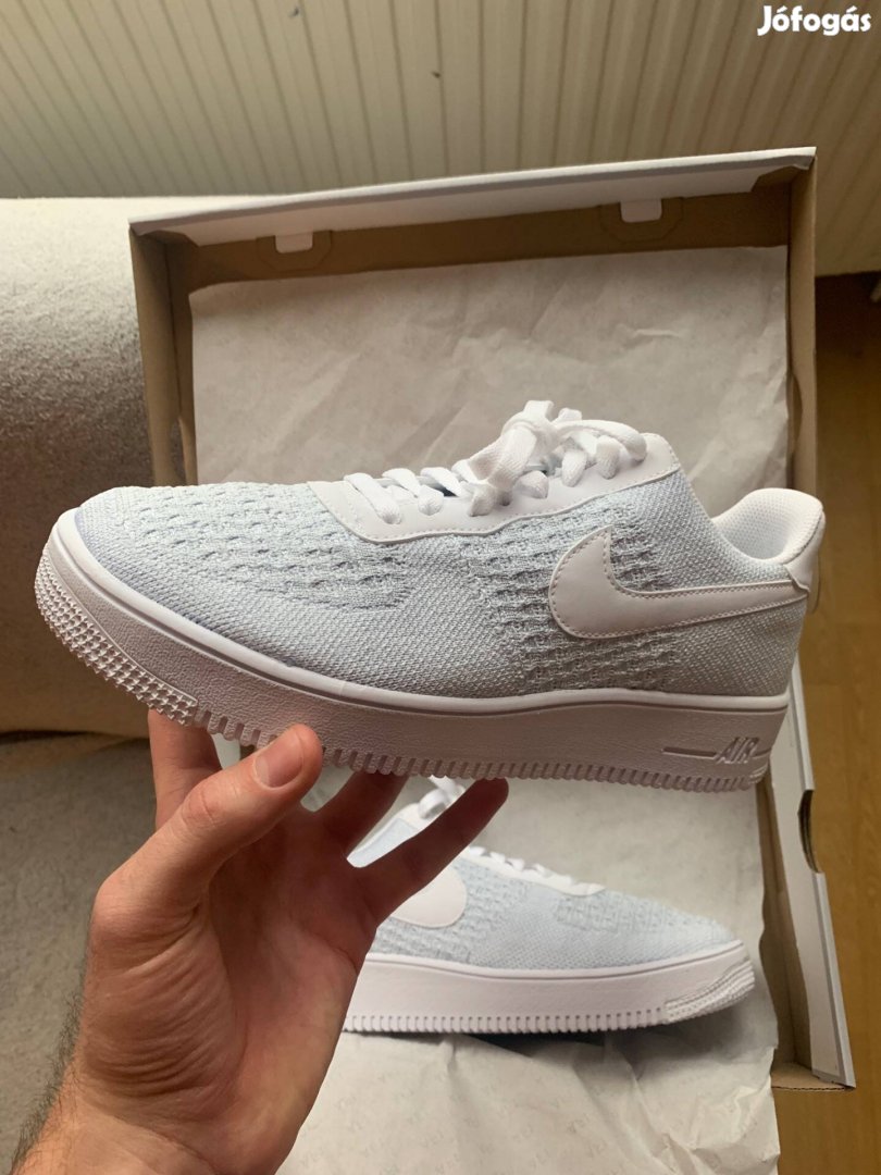 Férfi 44-es Nike Air Force 1 Flyknit sneaker