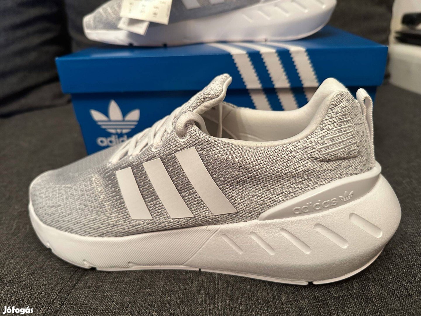 Férfi Adidas cipő (42-43-as méretben) Új!