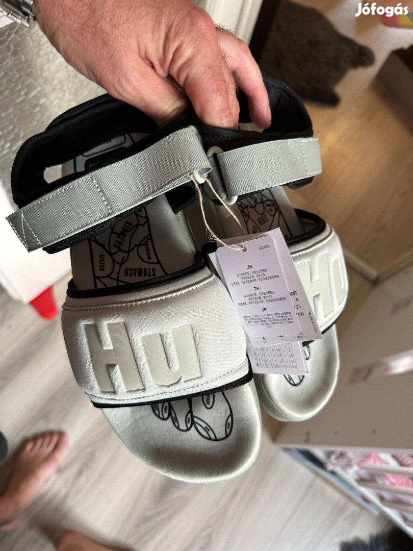 Férfi Adidas x Pharrell Williams Adilette 2.0 szandál 42
