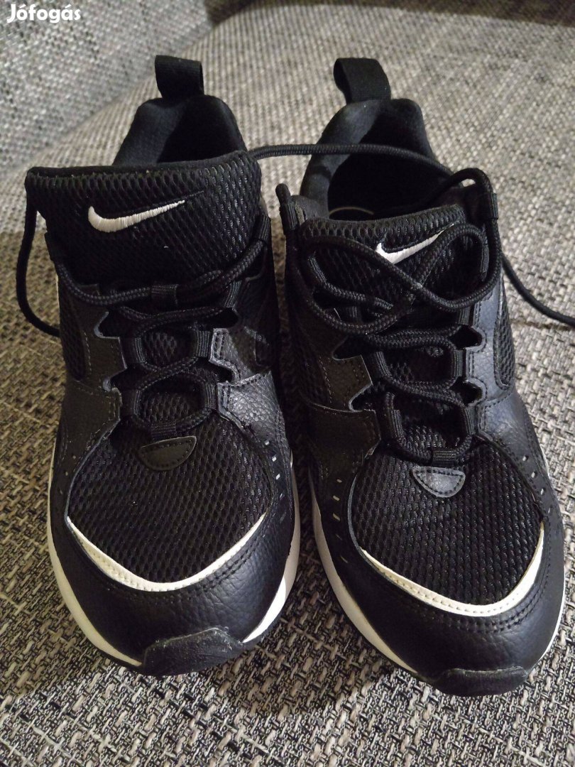 Férfi Nike Air Heights cipő eladó! Mérete 42