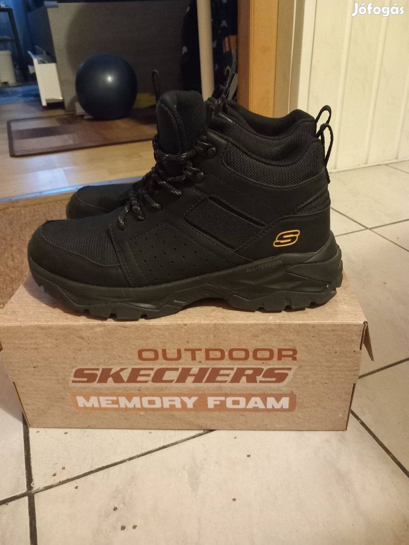 Férfi Skechers bakancs