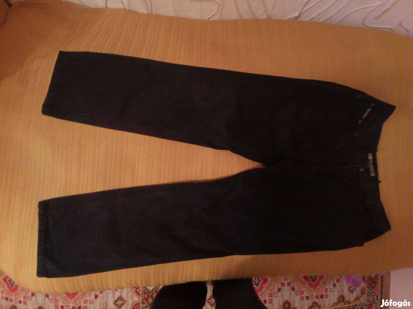 Férfi, fekete színű, nagyméretű farmernadrág eladó