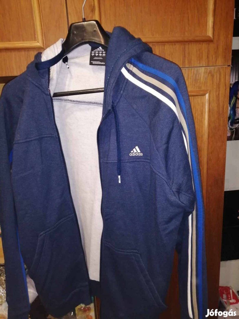 Férfi adidas kapucnis pulcsi