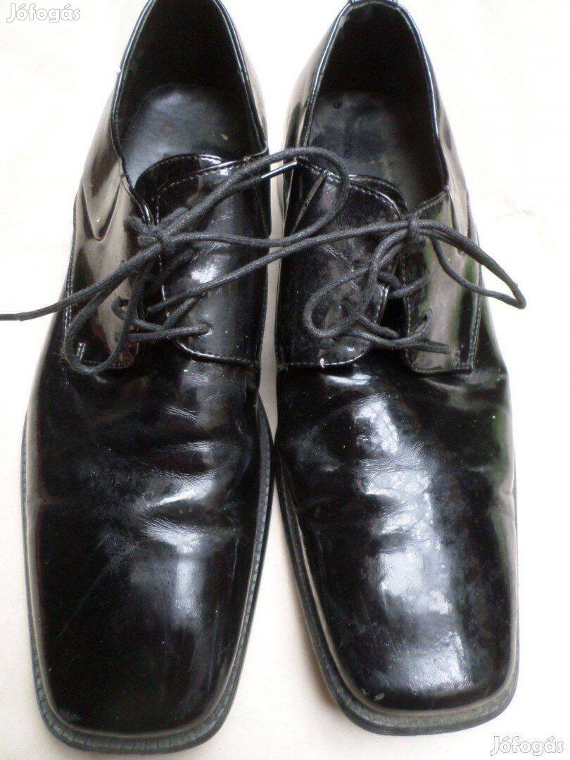 Férfi bőr cipő fekete alkalmi lakkcipő