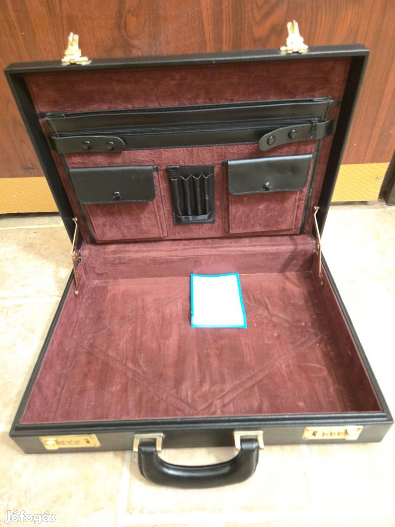 Férfi diplomata táska