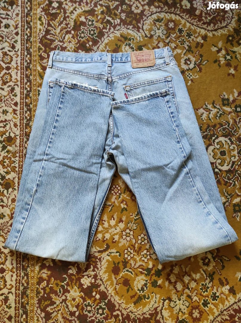 Férfi farmer nadrágok.