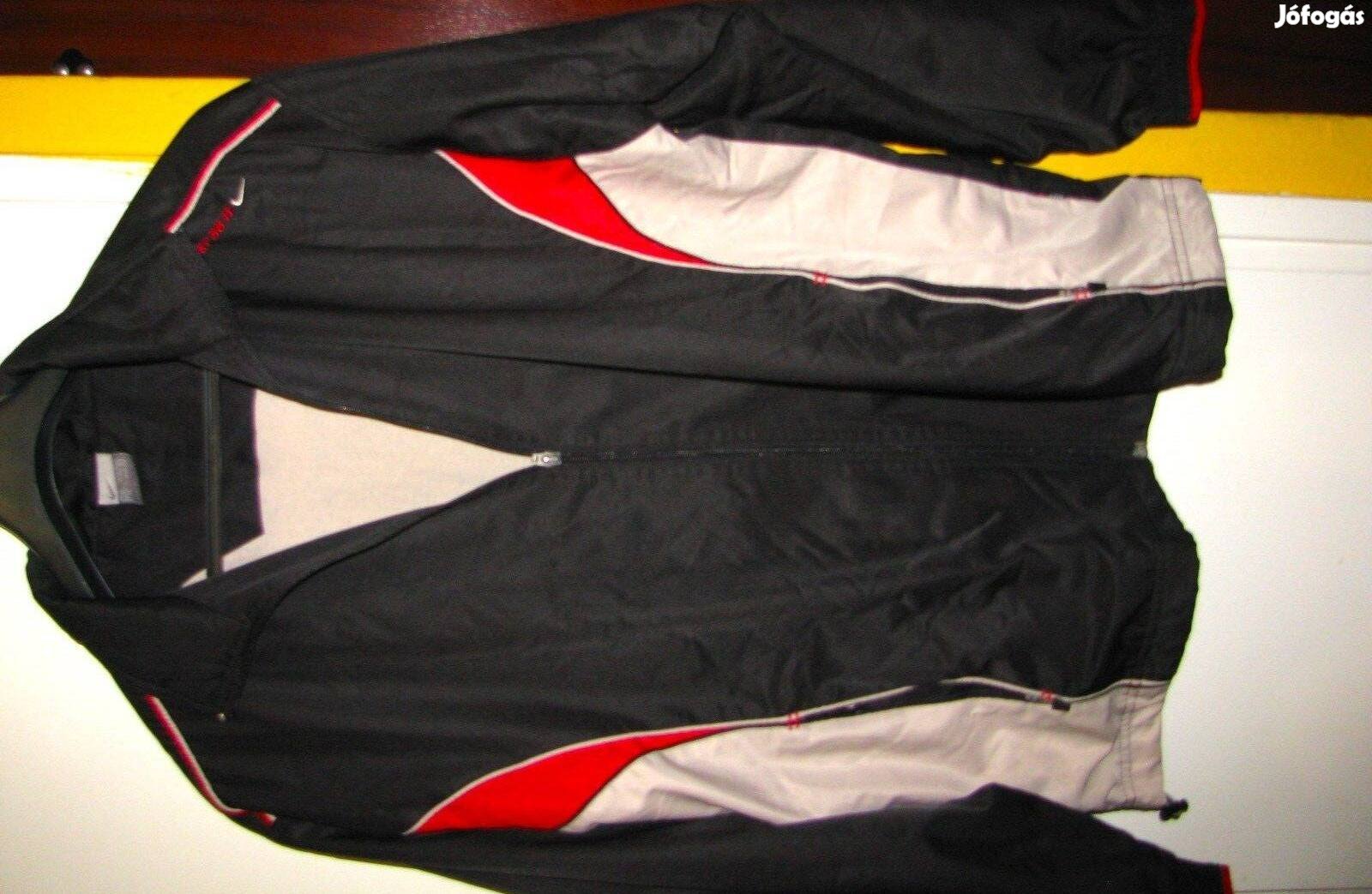 Férfi kabát, dzseki Nike, 52-54, XL, fekete, belül pamut, mellbő.132