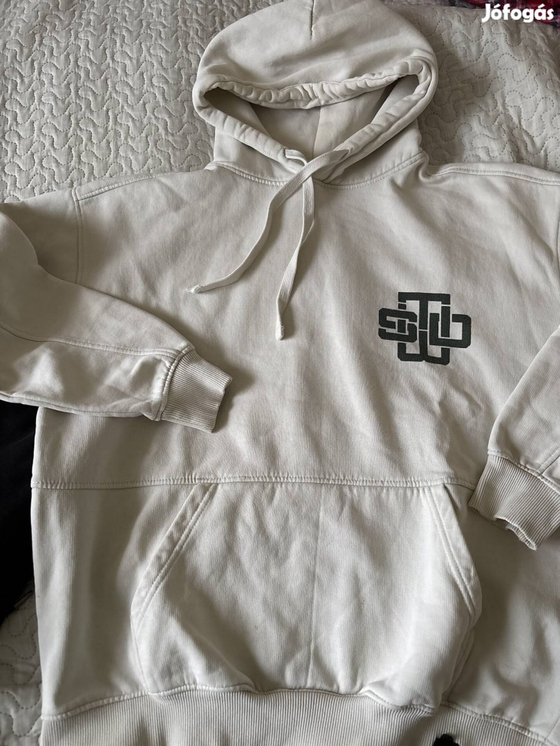 Férfi kapucnis pulcsi