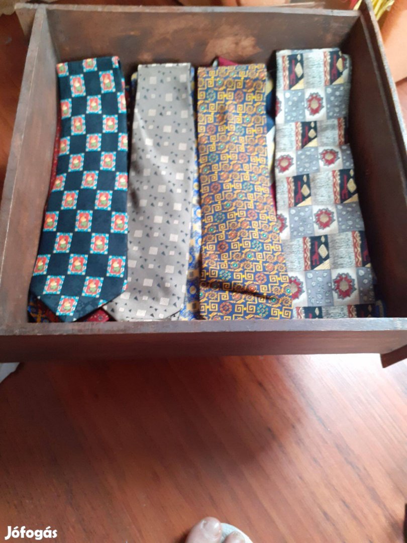Férfi márkás nyakkendők 24 db, tökéletes állapotban, 600 ft/db