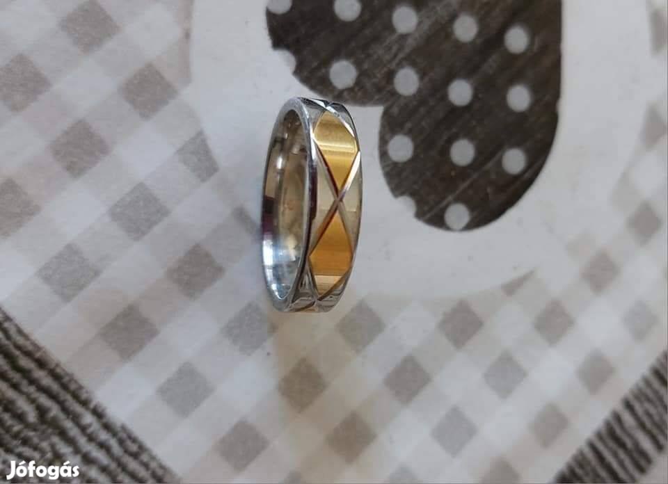 Férfi nemes acél gyűrű 1500 Ft
