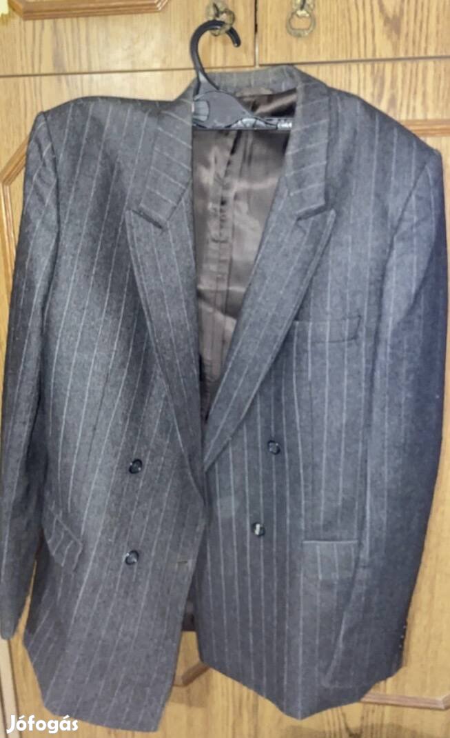 Férfi öltöny