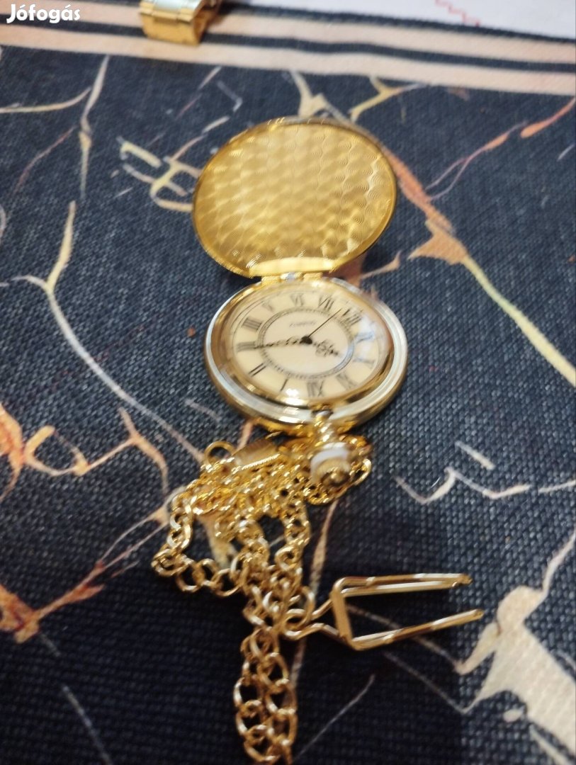 Férfi zsebóra lánccal, arany színű. Új.