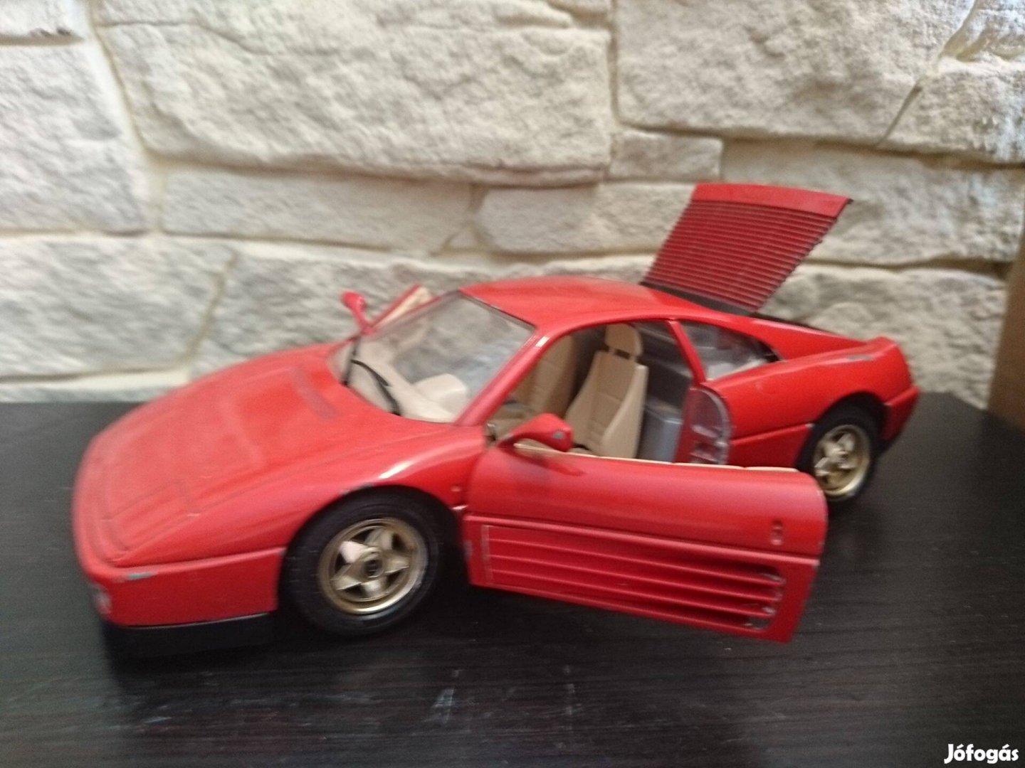 Ferrari 348 Modell Bburago 1:24-es 1989