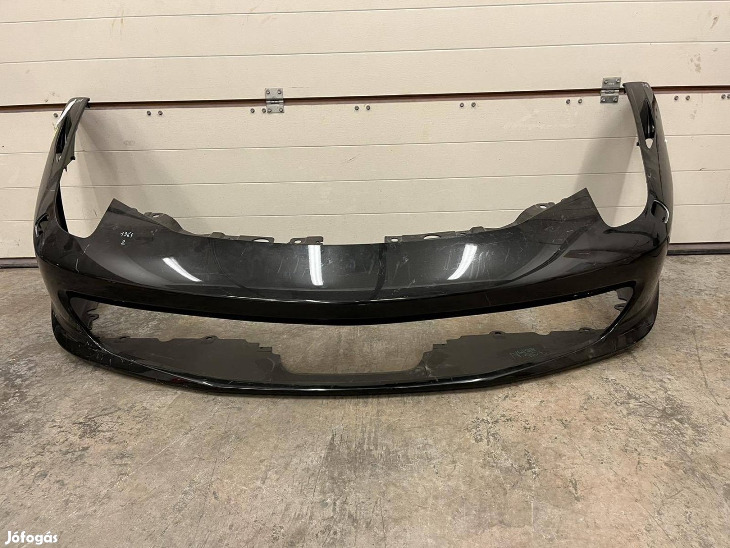 Ferrari 458 Italia első lökhárító lökő 81367400