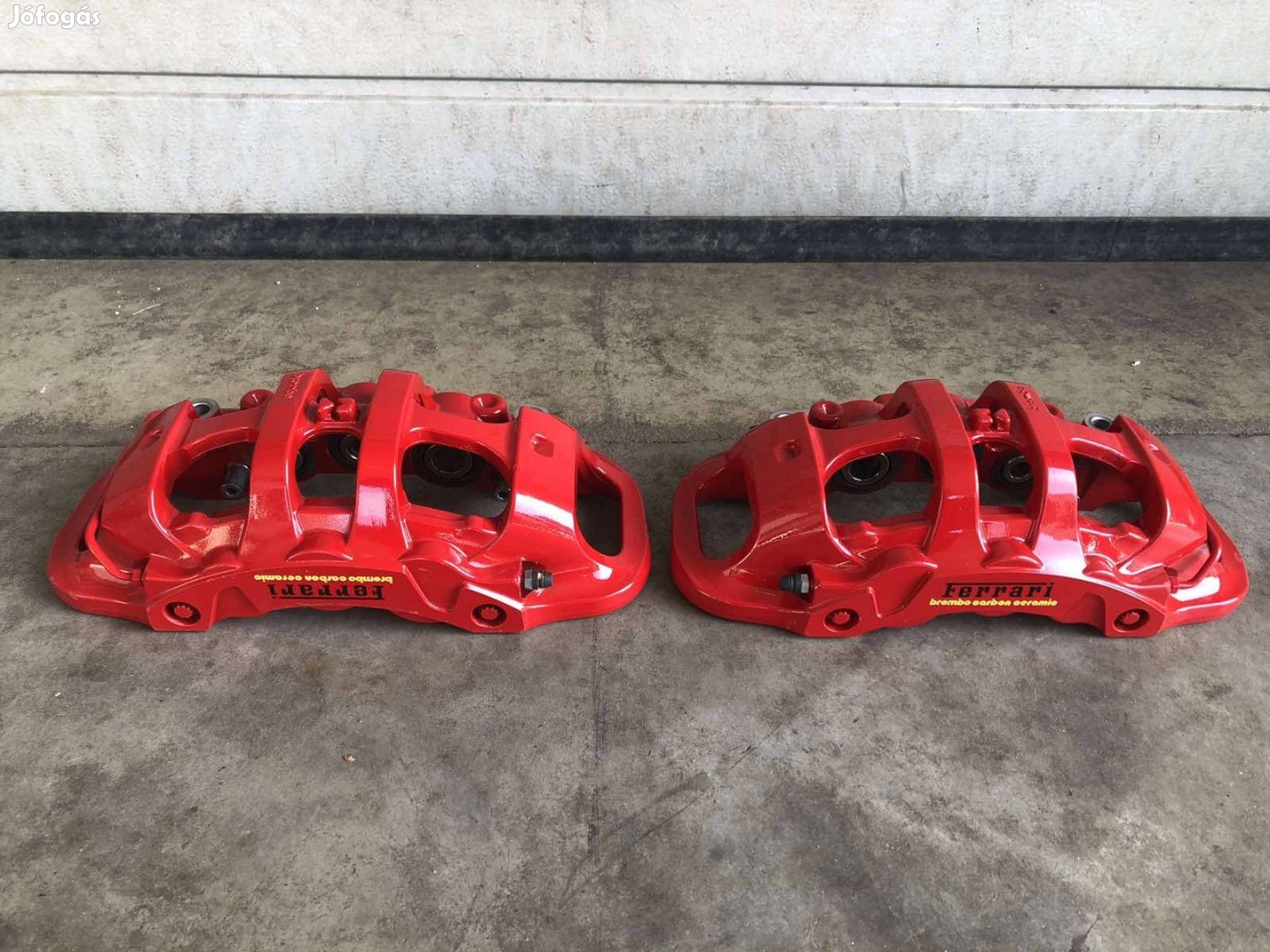 Ferrari 488 első féknyereg szett 20B8080300 20B8080400 gyári új pir