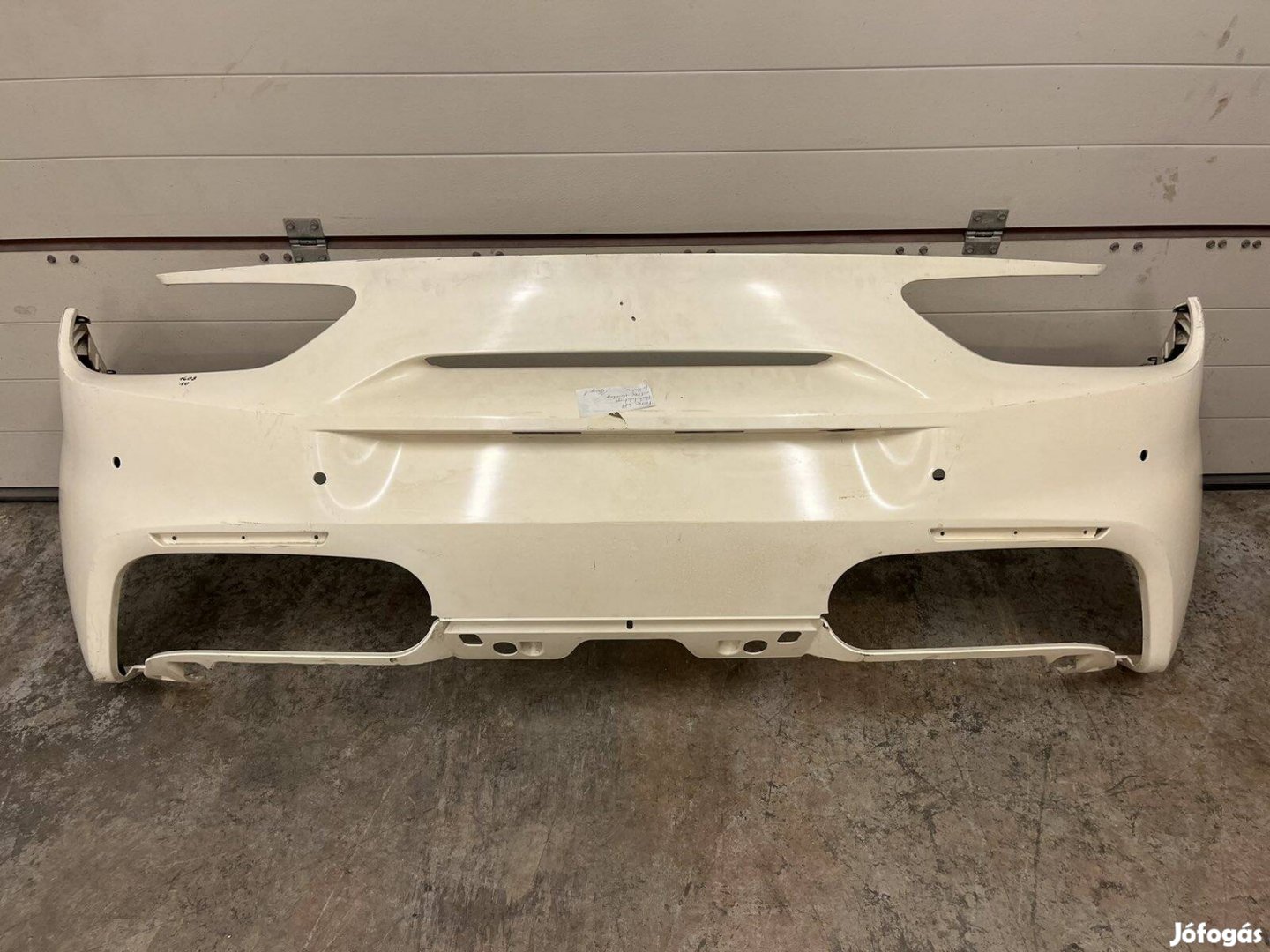 Ferrari 488 hátsó lökhárító lökő 086637900