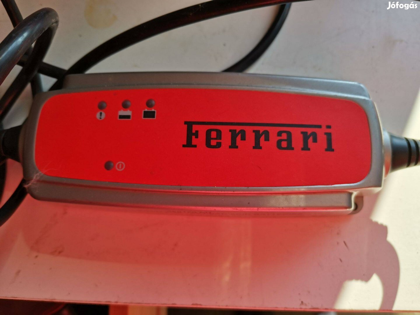 Ferrari Akkumulátor Töltő Eredeti