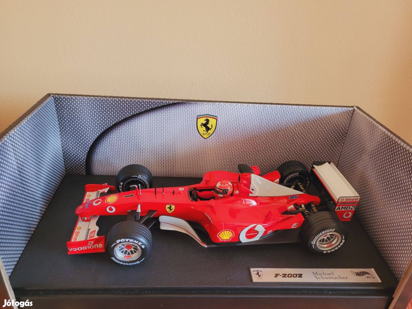 Ferrari F2002 Michael Schumacher 1/18 Hot Wheels modellautó