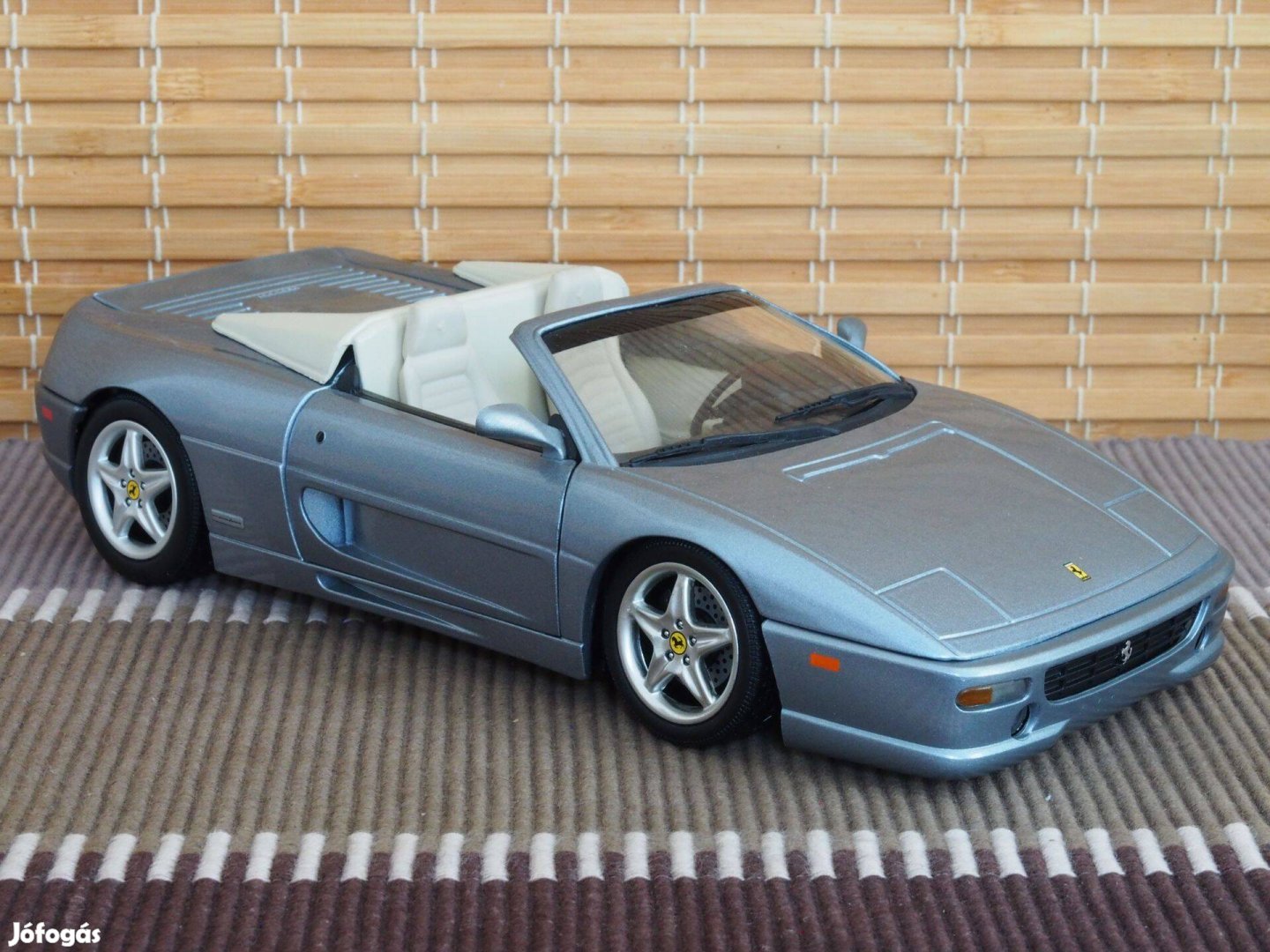 Ferrari F355 Spider (1995) modellautó 1:18