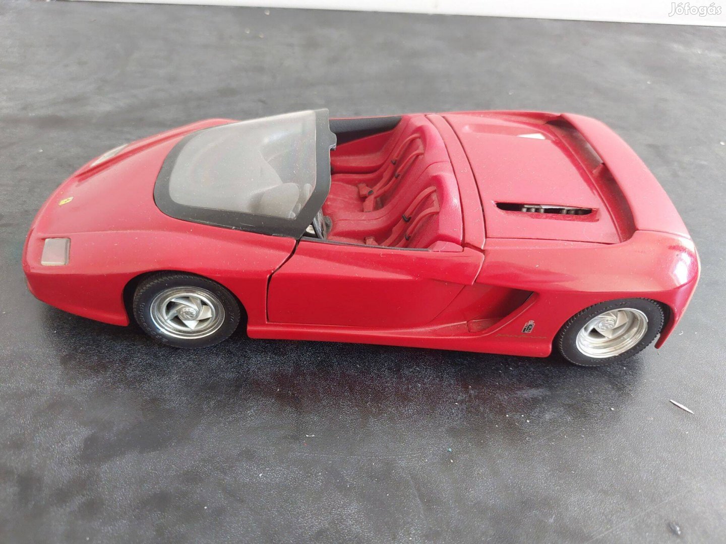 Ferrari Mythos Revell 1:18