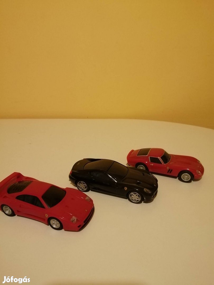 Ferrari Shell V-Power kisautó készlet 