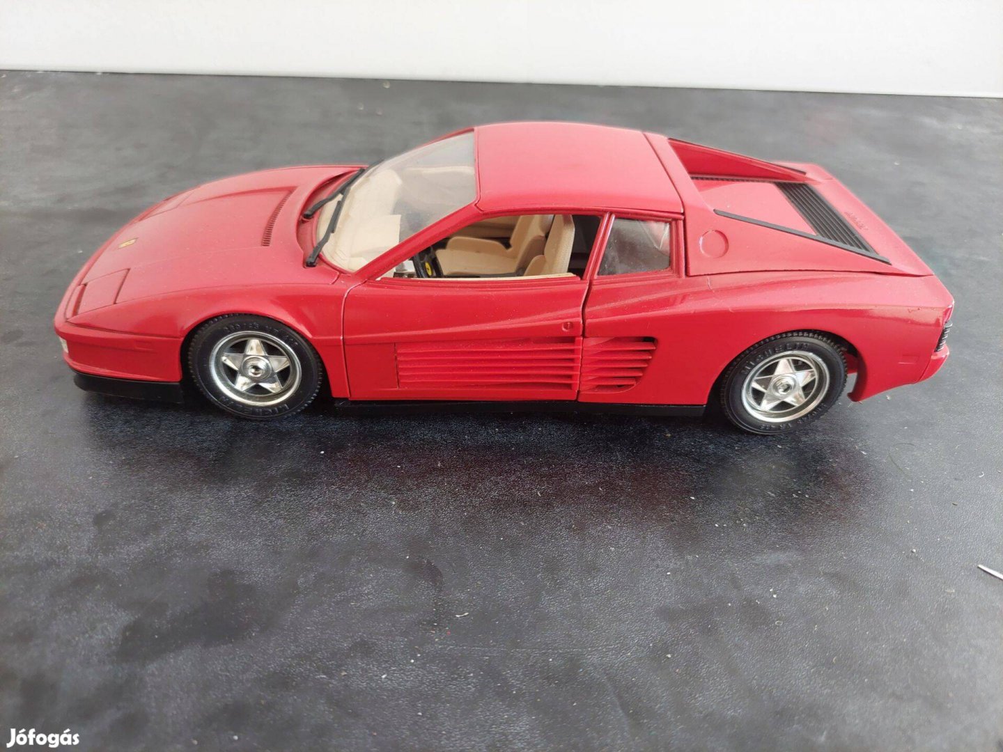 Ferrari Testarossa 1984 Burago 1:18