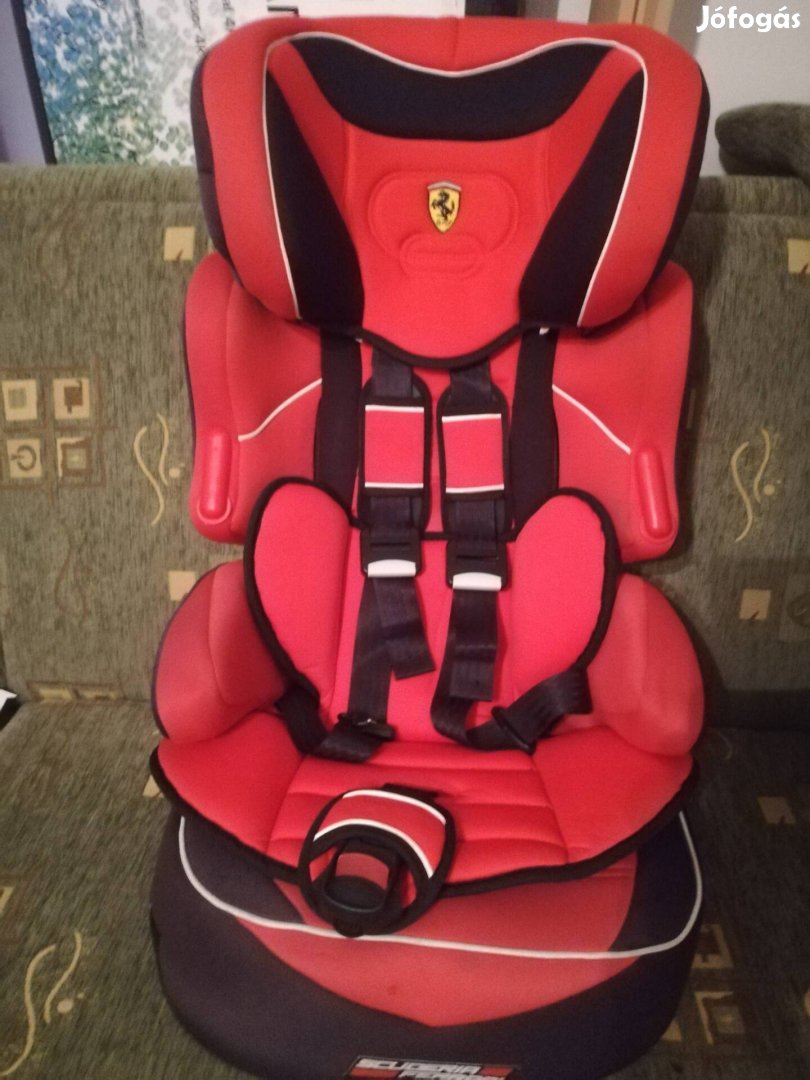 Ferrari biztonsági gyermekülés autóba 9-36 kg-ig eladó. 