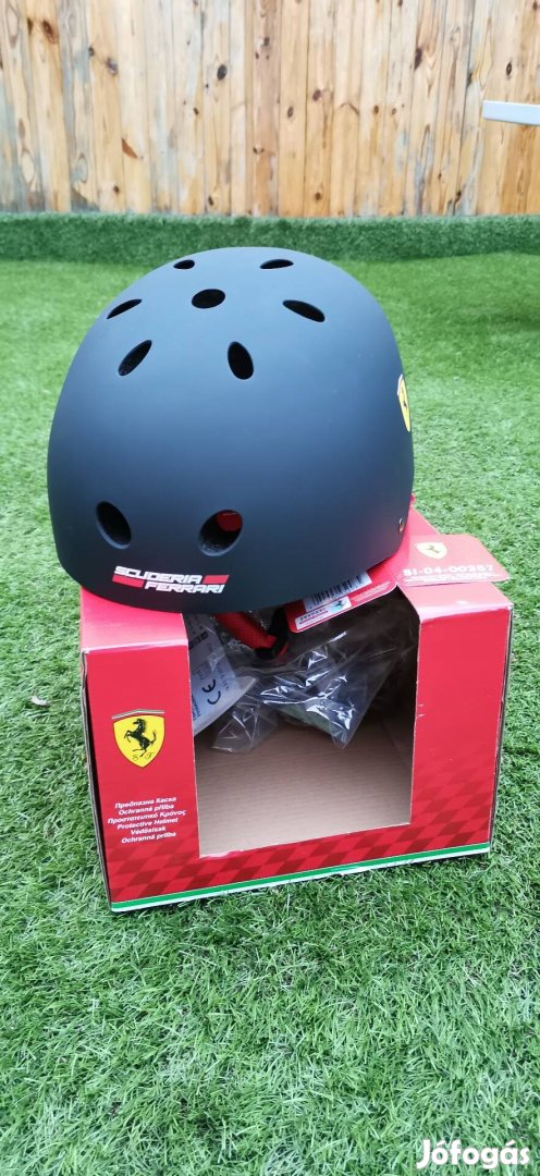 Ferrari gyerek bicikli sisak