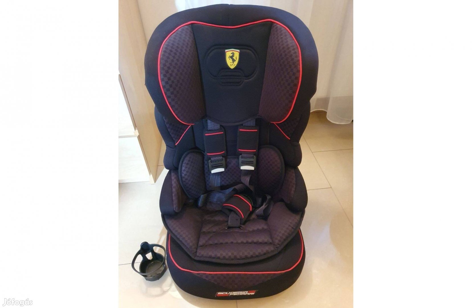 Ferrari gyerekülés 9-36kg ajándék ülésmagasítóval -csak személyesen