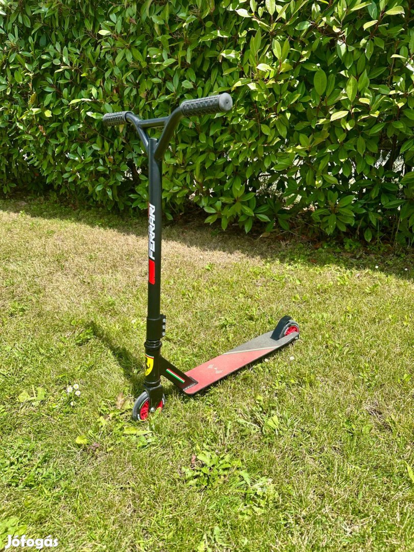 Ferrari gyermek roller
