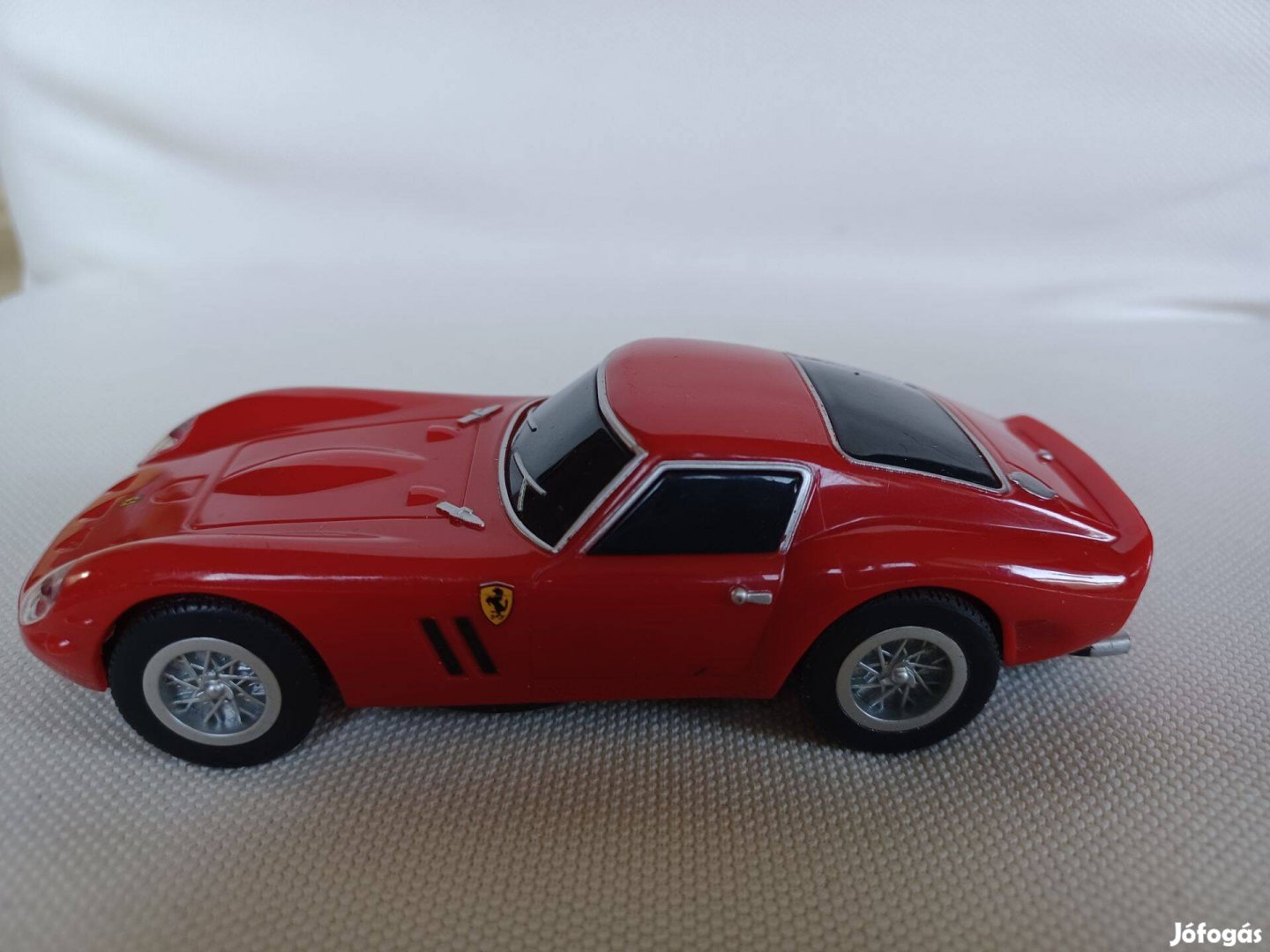 Ferrrari 250 GTO - lendkerekes autó (11.5 cm, elemes) - szép állapotú