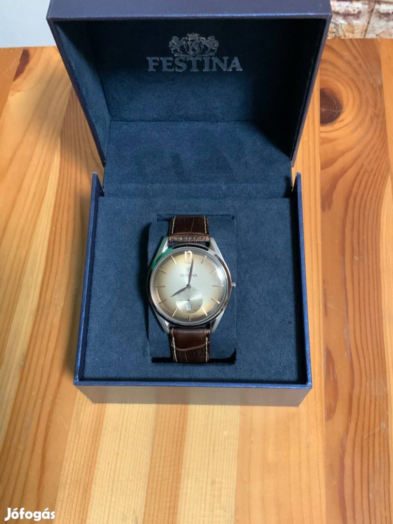 Festina Acél Tokos Valódi Bőr Szíjas közepes méretű Quartz óra