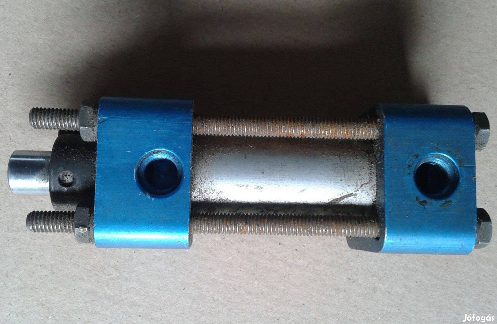 Festo henger eladó !