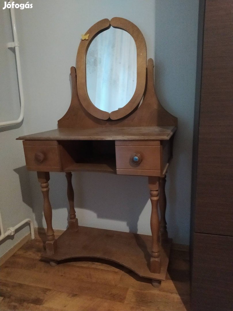 Fésülködő asztal