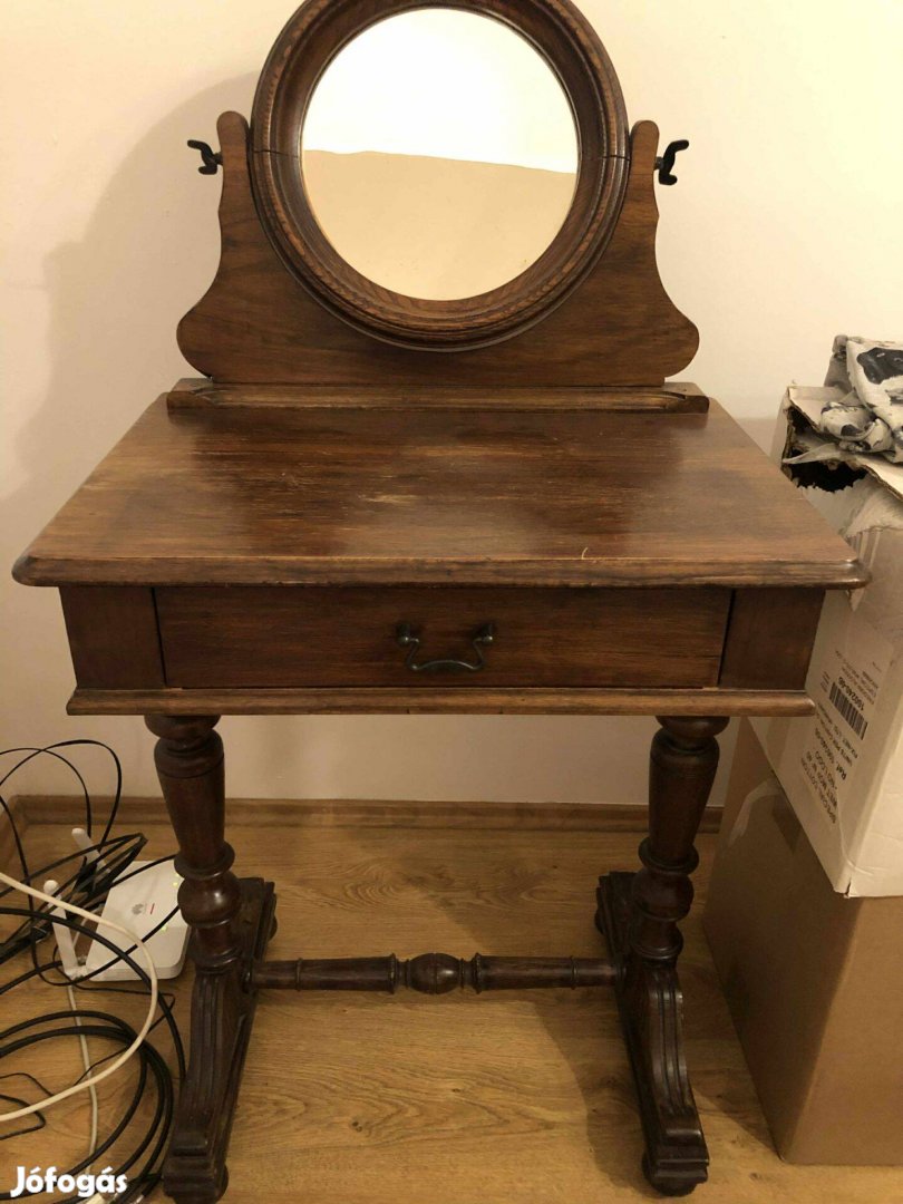 Fésülködő asztal