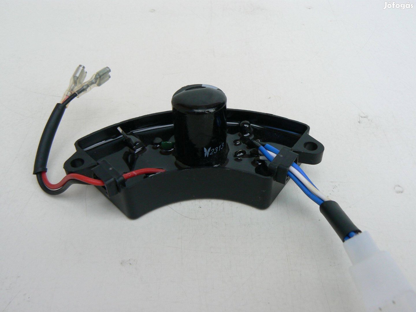 Feszültség szabályzó elektronika, feszszabályzó áramfejlesztőkhöz
