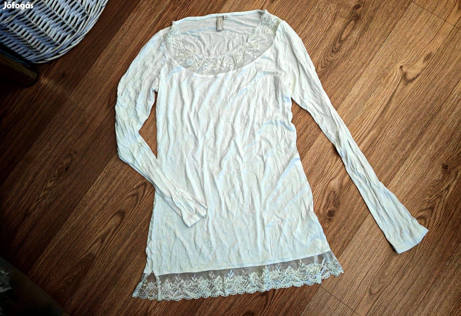 Fhér csipkés női rugalmas tunika S-M