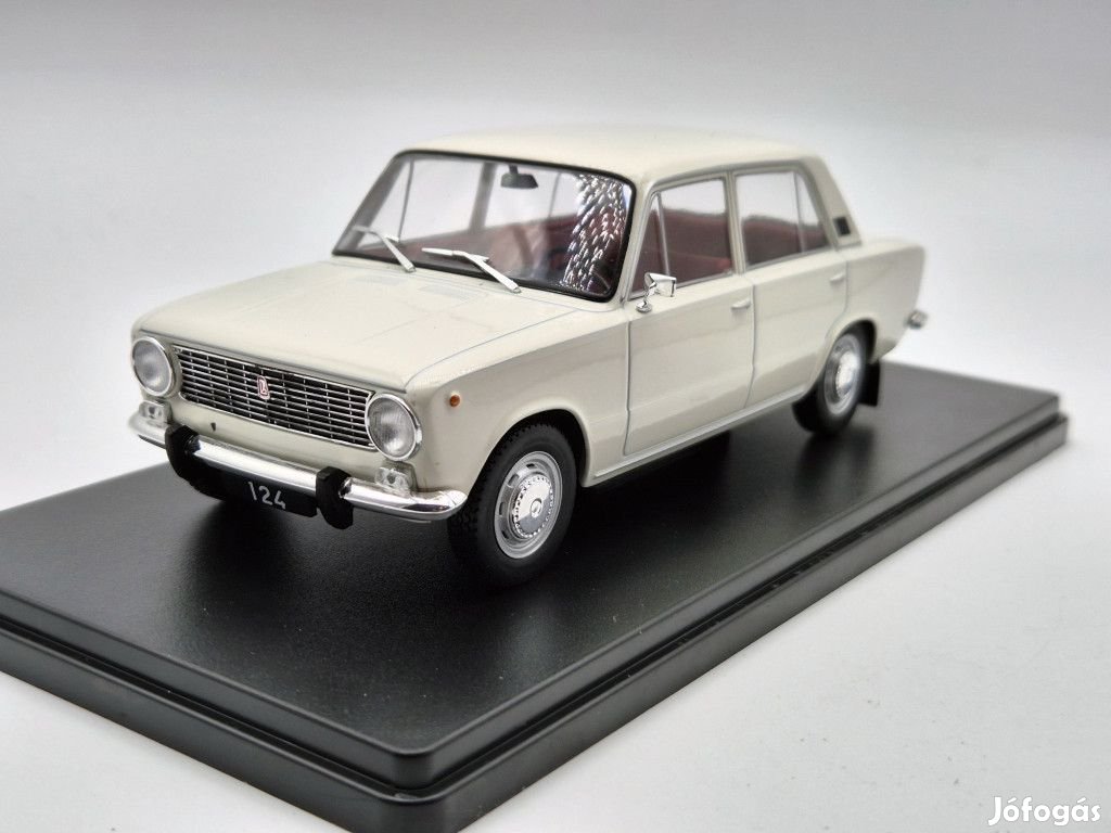 Fiat 124 / Lada 2101 (1970) -  Whitebox - 1:24