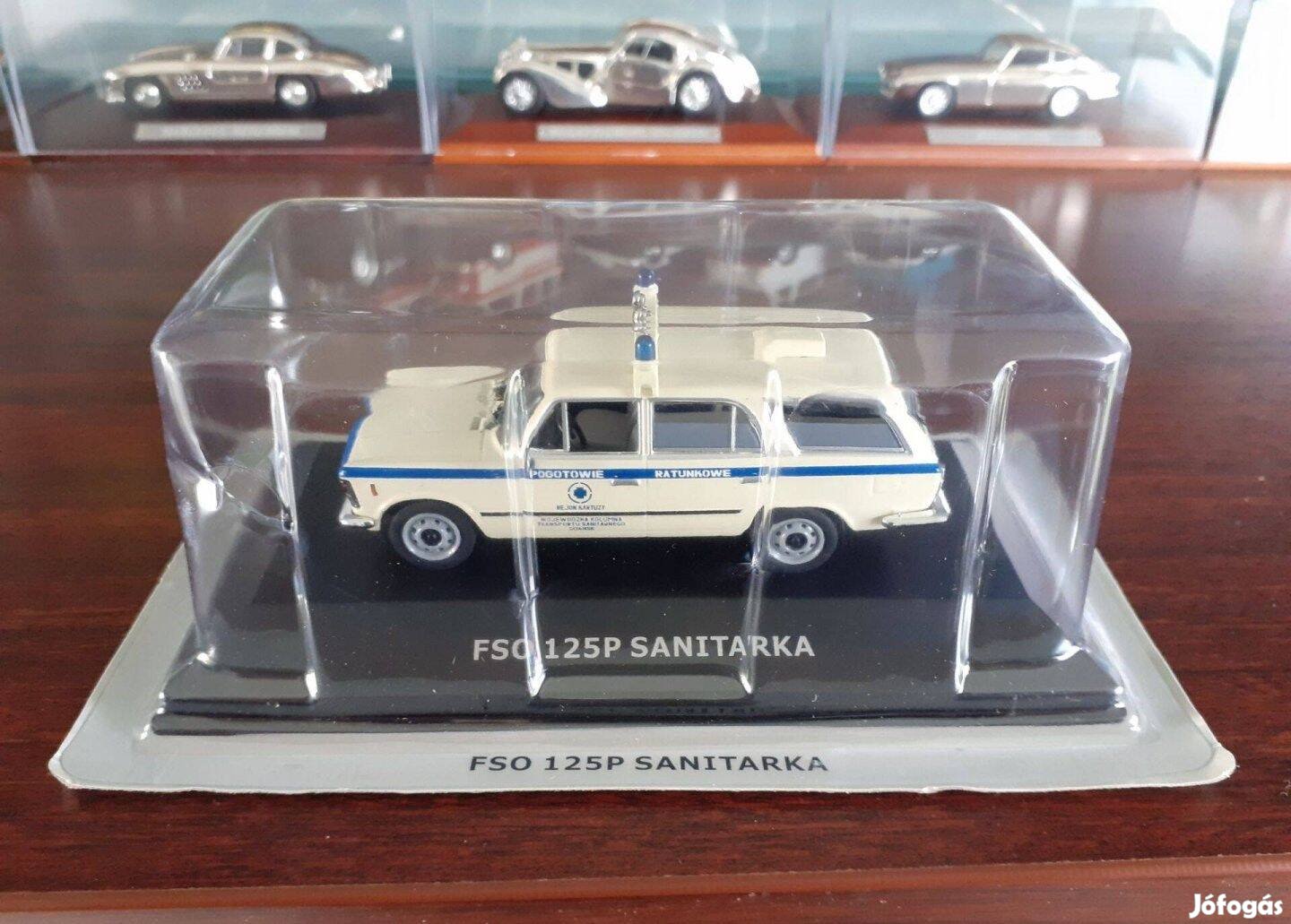 Fiat 125p sanitarka kisauto modell 1/43 Eladó