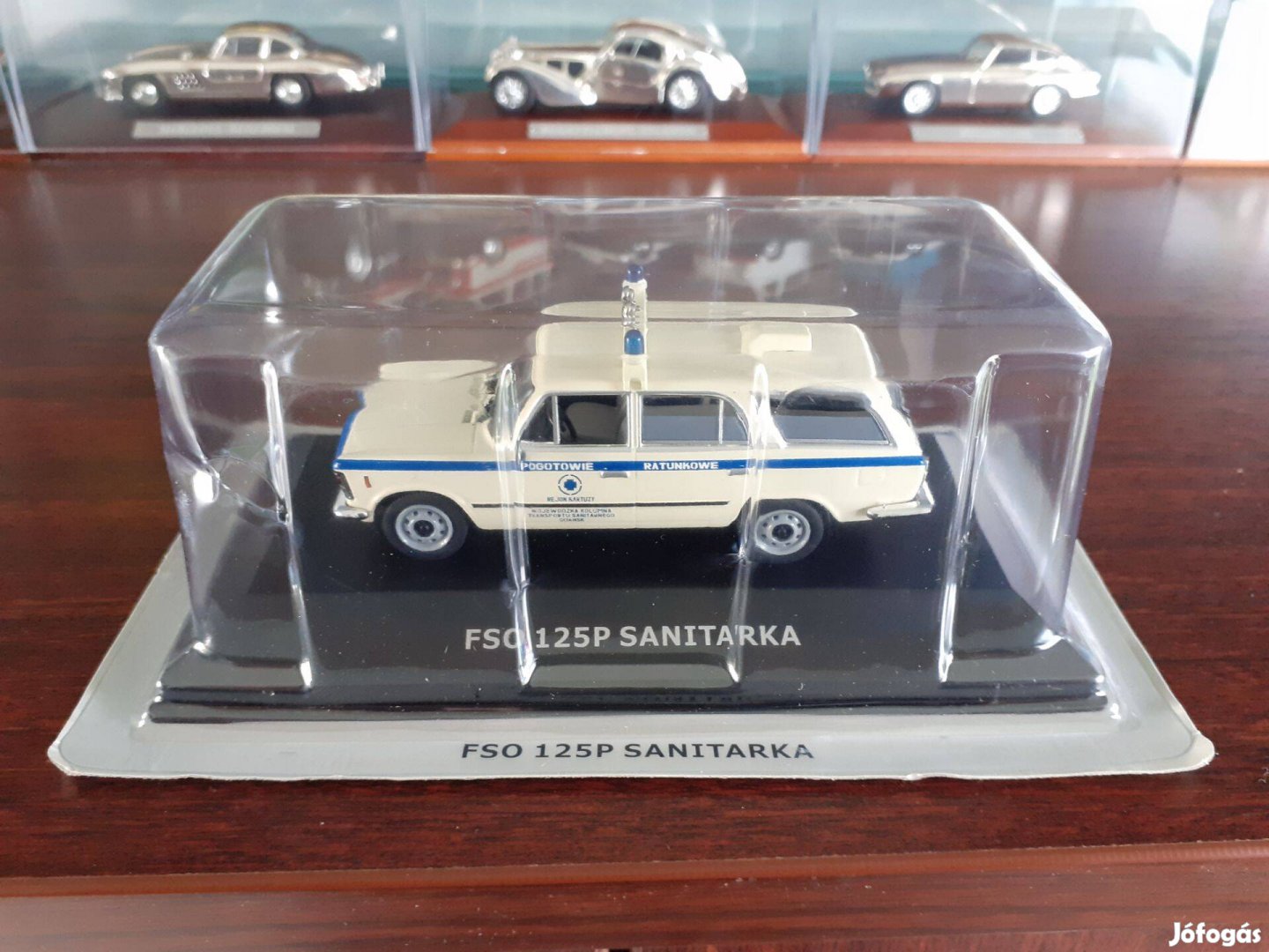 Fiat 125p sanitarka kisauto modell 1/43 Eladó