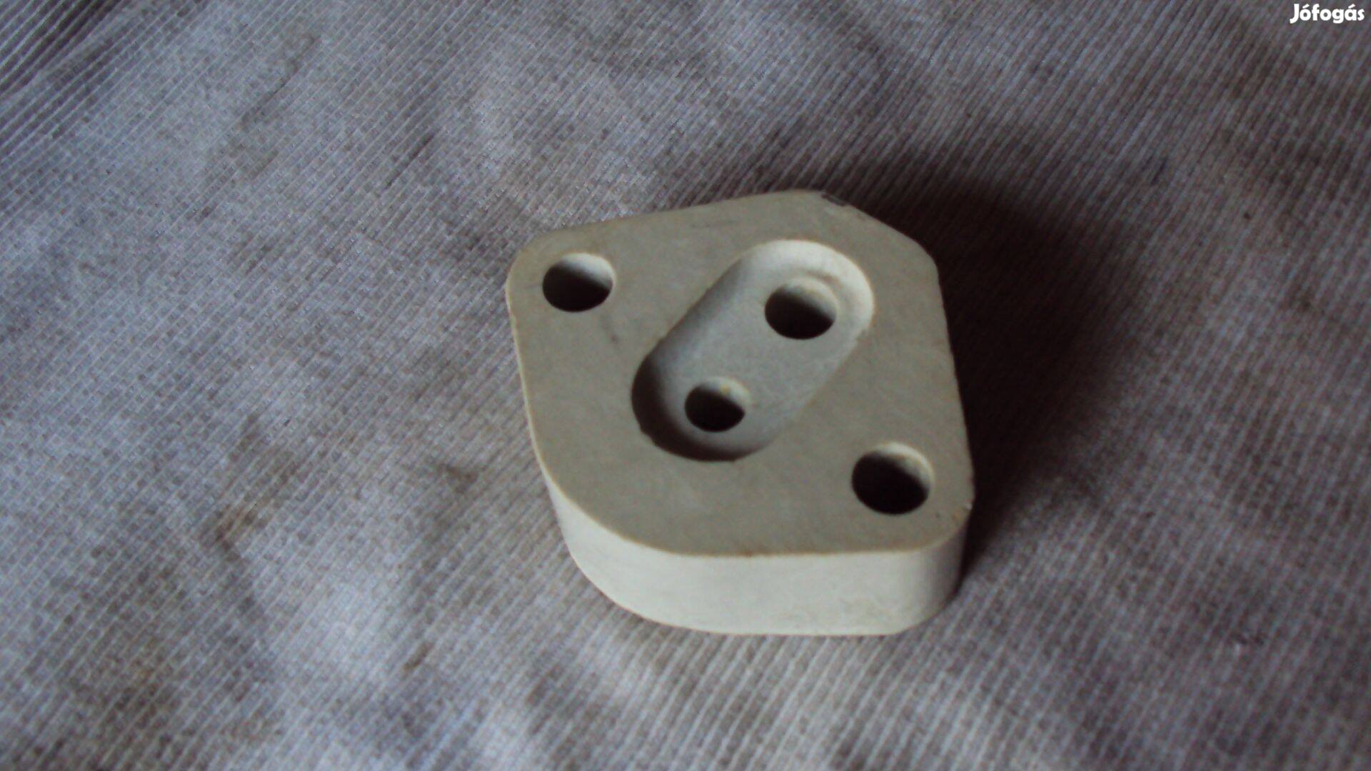 Fiat 126p ac pumpa szigetelő bakelit